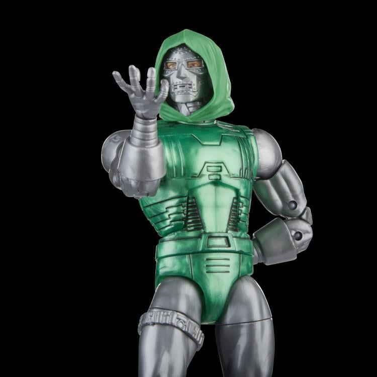 The Avengers 60th Anniversary Marvel Legends Captain Marvel vs. Doctor Doom Two-Pack image 9