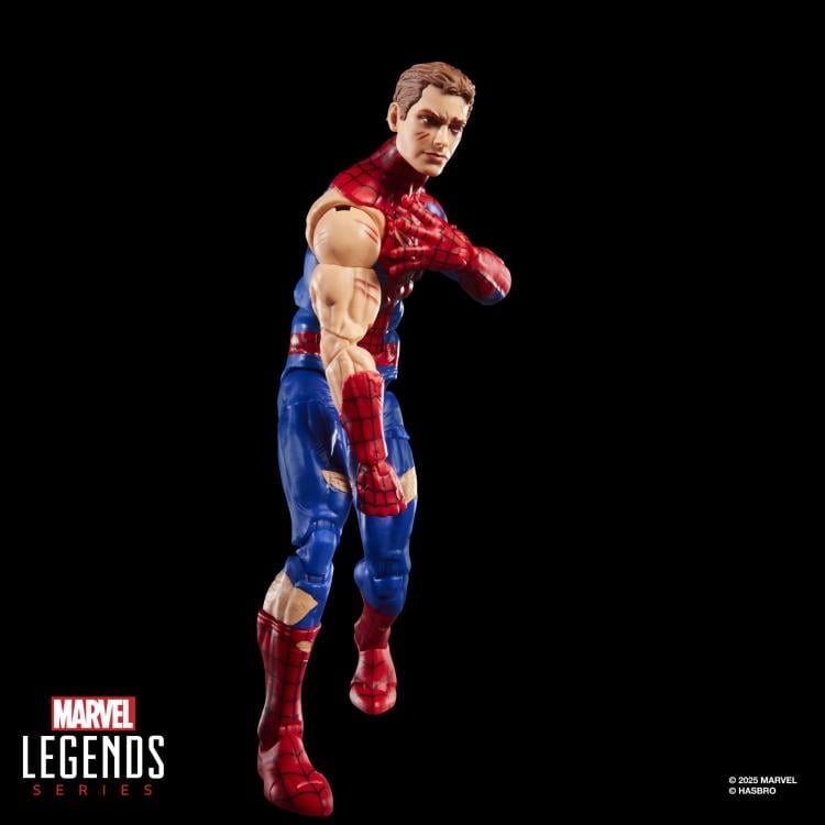 Marvel Legends Spider-Man with Exclusive Magic: The Gathering Card image 6