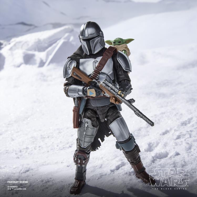 Star Wars: The Black Series The Mandalorian with Grogu (The Mandalorian and Grogu) Deluxe image 3