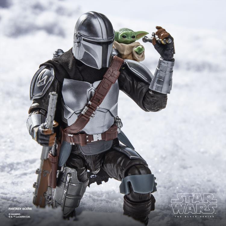 Star Wars: The Black Series The Mandalorian with Grogu (The Mandalorian and Grogu) Deluxe image 5