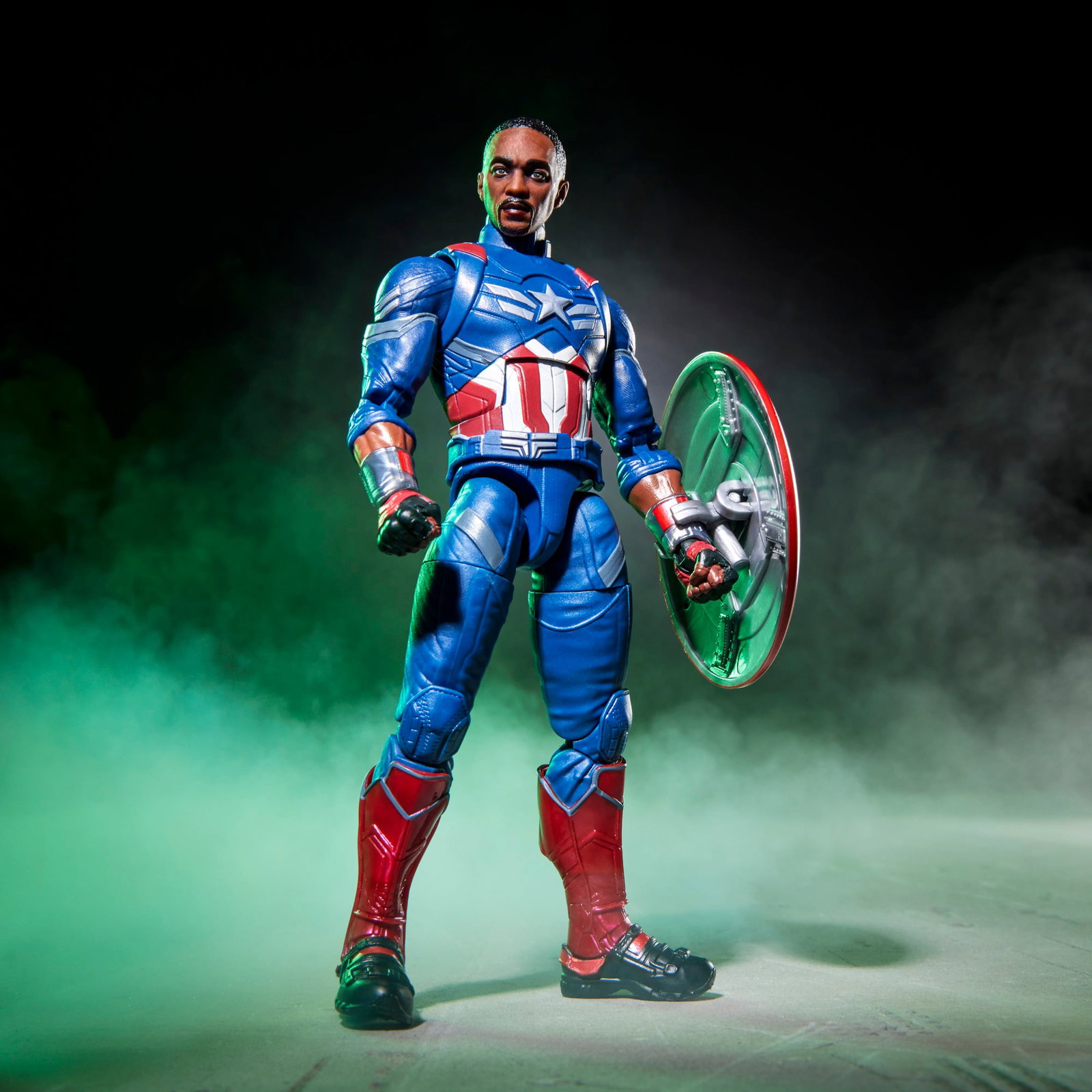 Avengers: Doomsday Marvel Legends Captain America (Sam Wilson) image 3