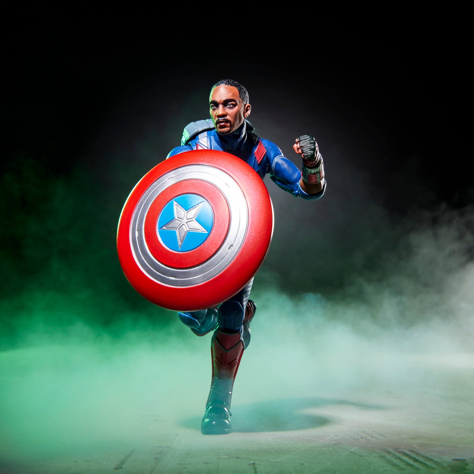 Avengers: Doomsday Marvel Legends Captain America (Sam Wilson) image 6
