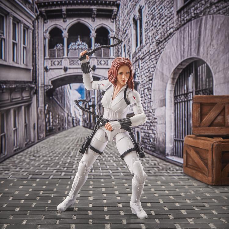 Black Widow Marvel Legends Deluxe Black Widow image 9