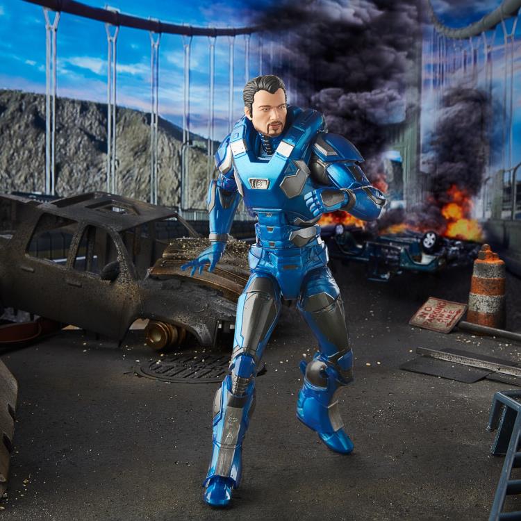 Marvel's Avengers Marvel Legends Iron Man (Joe Fixit BAF) image 9