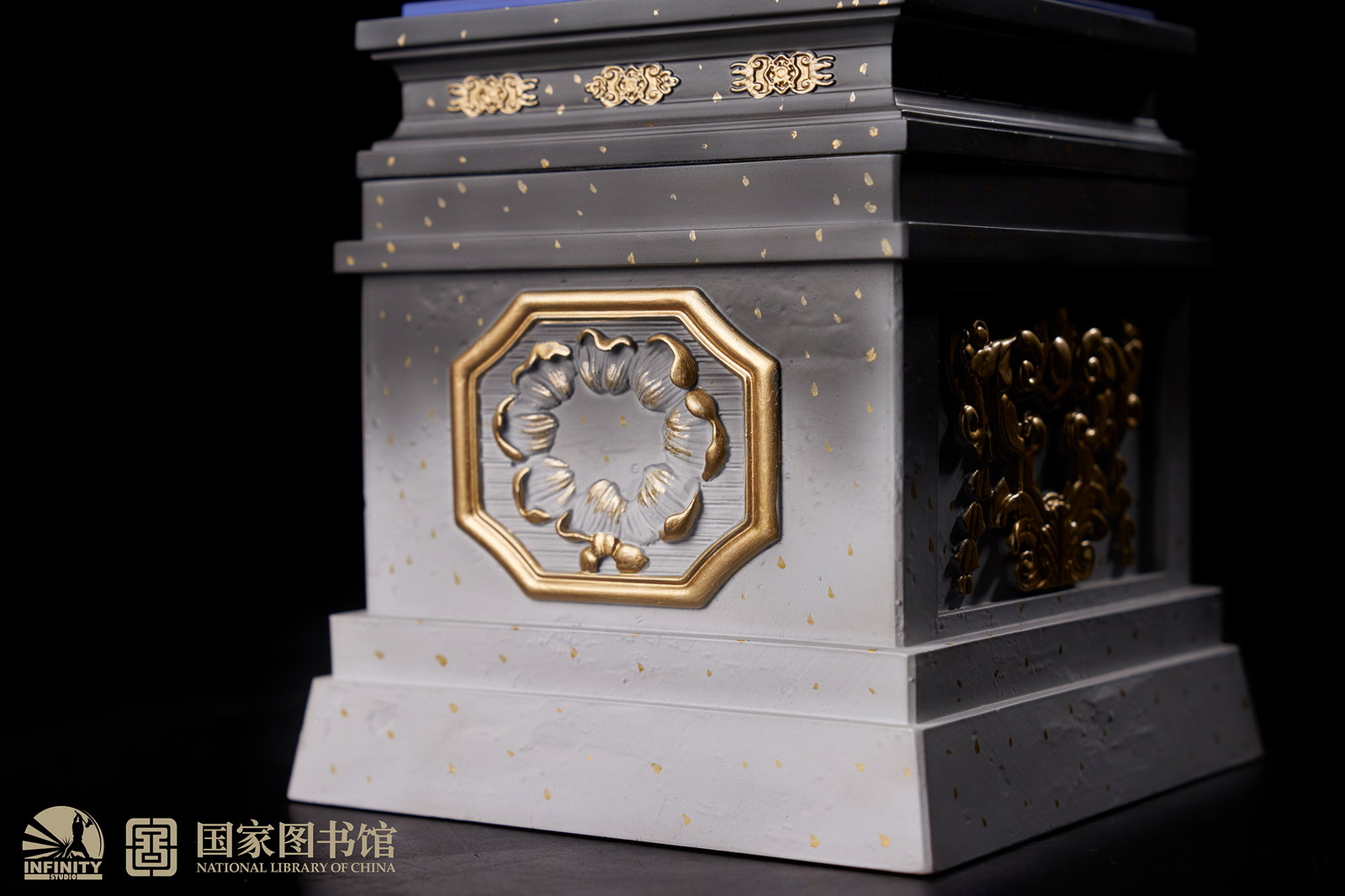 Chinese Zodiac Animal Heads Tiger Star-Dotted Sancai image 8