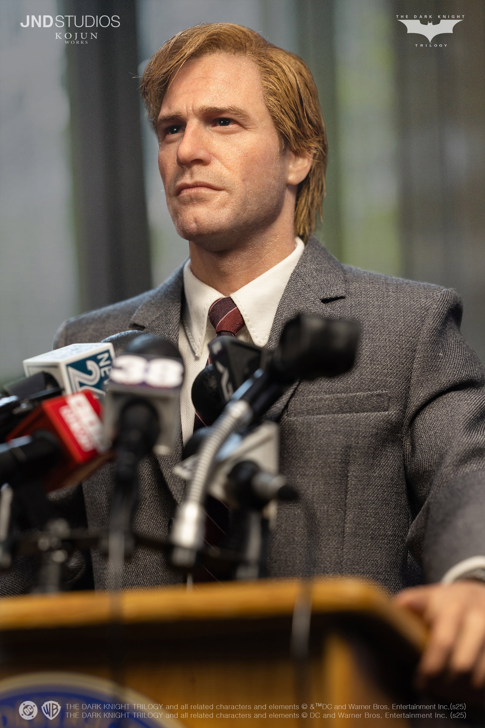 Harvey Dent of The Dark Knight Trilogy B - Type image 3