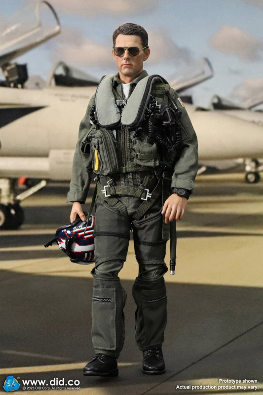 The US Navy Fighter Weapons School Instructor F/A-18E Pilot - Captain Mitchell image 3
