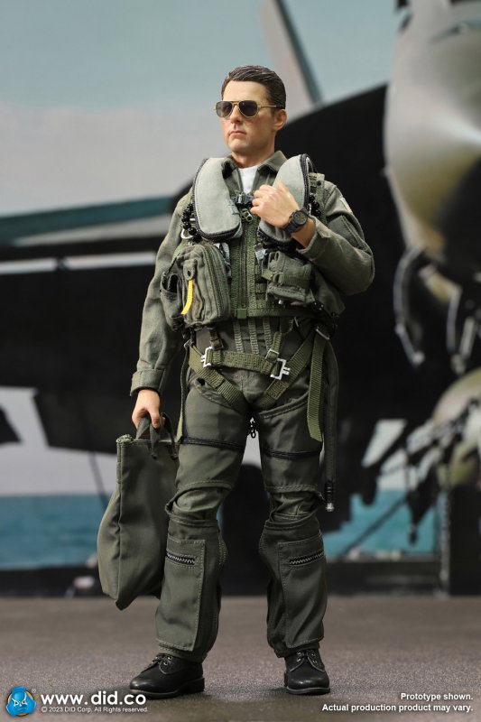 The US Navy Fighter Weapons School Instructor F/A-18E Pilot - Captain Mitchell image 4