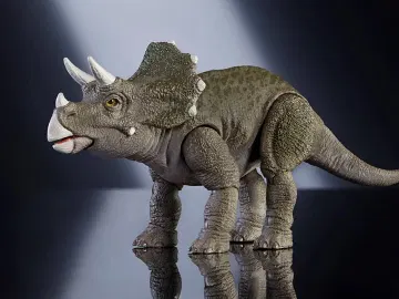Jurassic World Hammond Collection Juvenile Triceratops