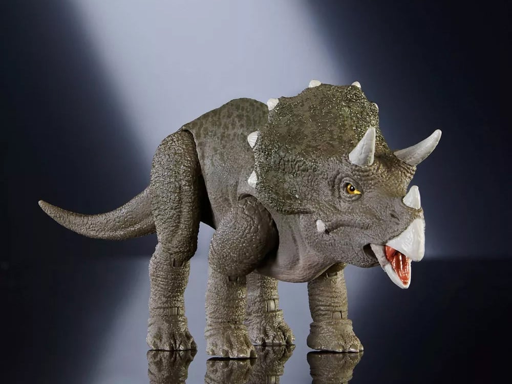 Jurassic World Hammond Collection Juvenile Triceratops image 3