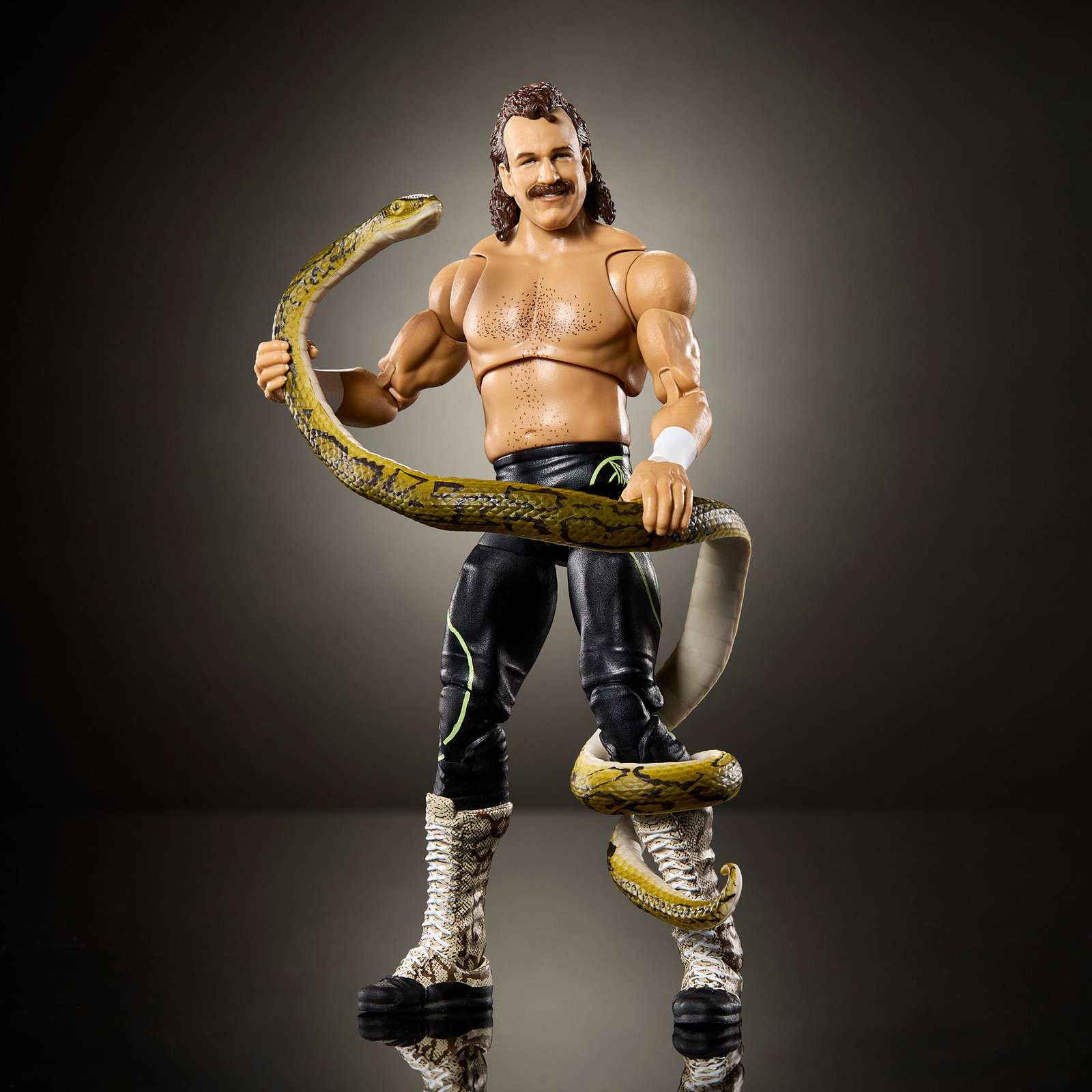 WWE Ultimate Edition 32 Jake "The Snake" Roberts image 4