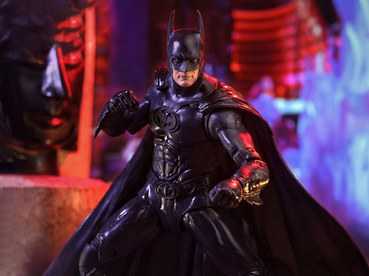 Batman & Robin DC Multiverse Batman (Collect to Build: Mr. Freeze) image 1