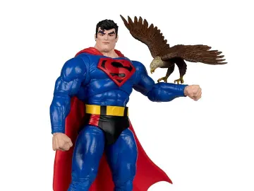 Superman: Our Worlds at War Superman (With Digital Code)