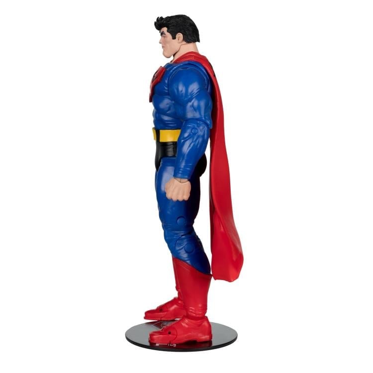 Superman: Our Worlds at War Superman (With Digital Code) image 4
