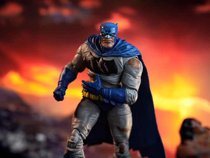 Batman: The Dark Knight Returns DC Multiverse Collector Edition Batman (Battle Damage Blue) image 1