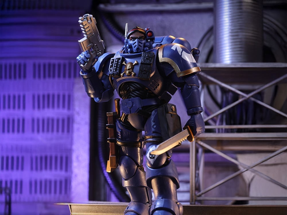 Warhammer 40,000 Ultramarines Lieutenant in Phobos Armor image 1