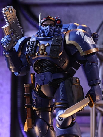 Warhammer 40,000 Ultramarines Lieutenant in Phobos Armor image 2