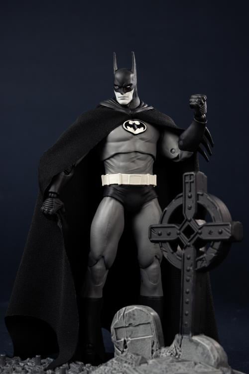 Batman: Year Two DC Multiverse Gold Label Batman BBTS Exclusive Limited Black & White Accent Edition image 9