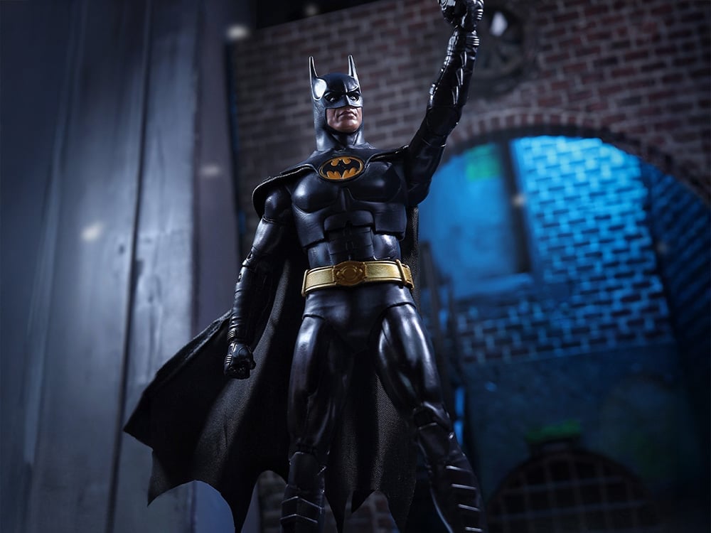 Batman Returns DC Multiverse Batman (Deluxe Theatrical Edition) image 1