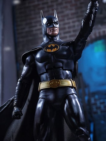 Batman Returns DC Multiverse Batman (Deluxe Theatrical Edition) image 2