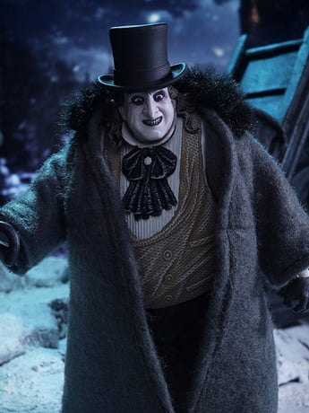 Batman Returns DC Multiverse The Penguin (Deluxe Theatrical Edition) image 2