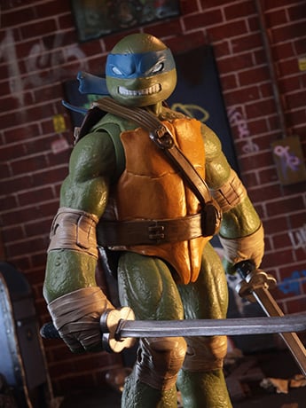 Teenage Mutant Ninja Turtles Page Punchers Leonardo with Comic image 2