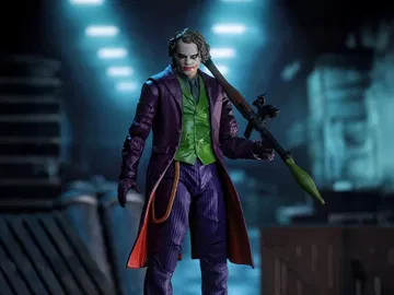 The Dark Knight DC Multiverse The Joker (Deluxe Theatrical Edition)