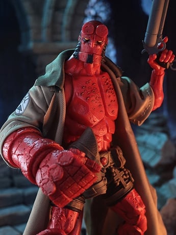 Hellboy McFarlane Collector Edition #60 Hellboy image 2