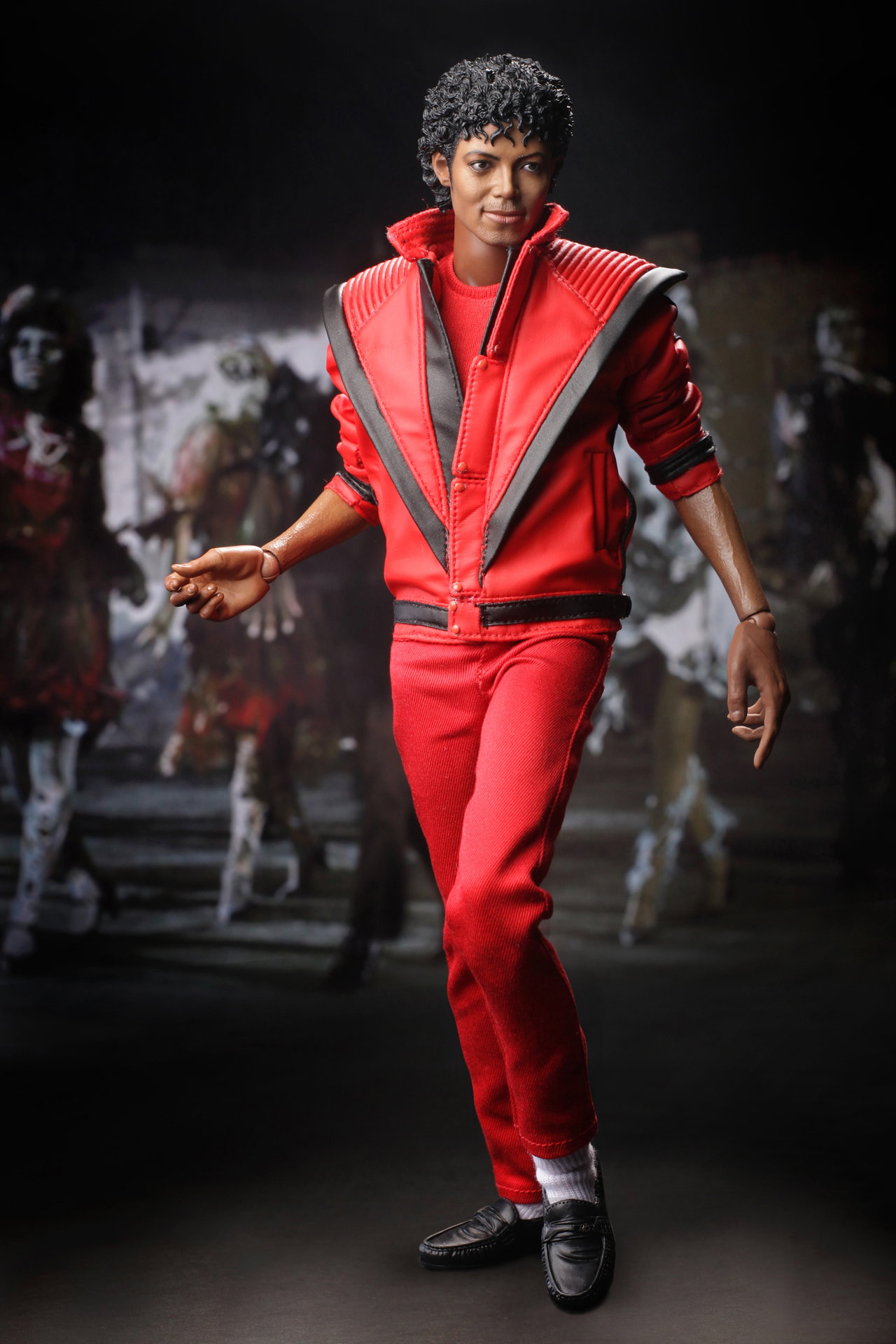 Michael Jackson (Thriller) image 10