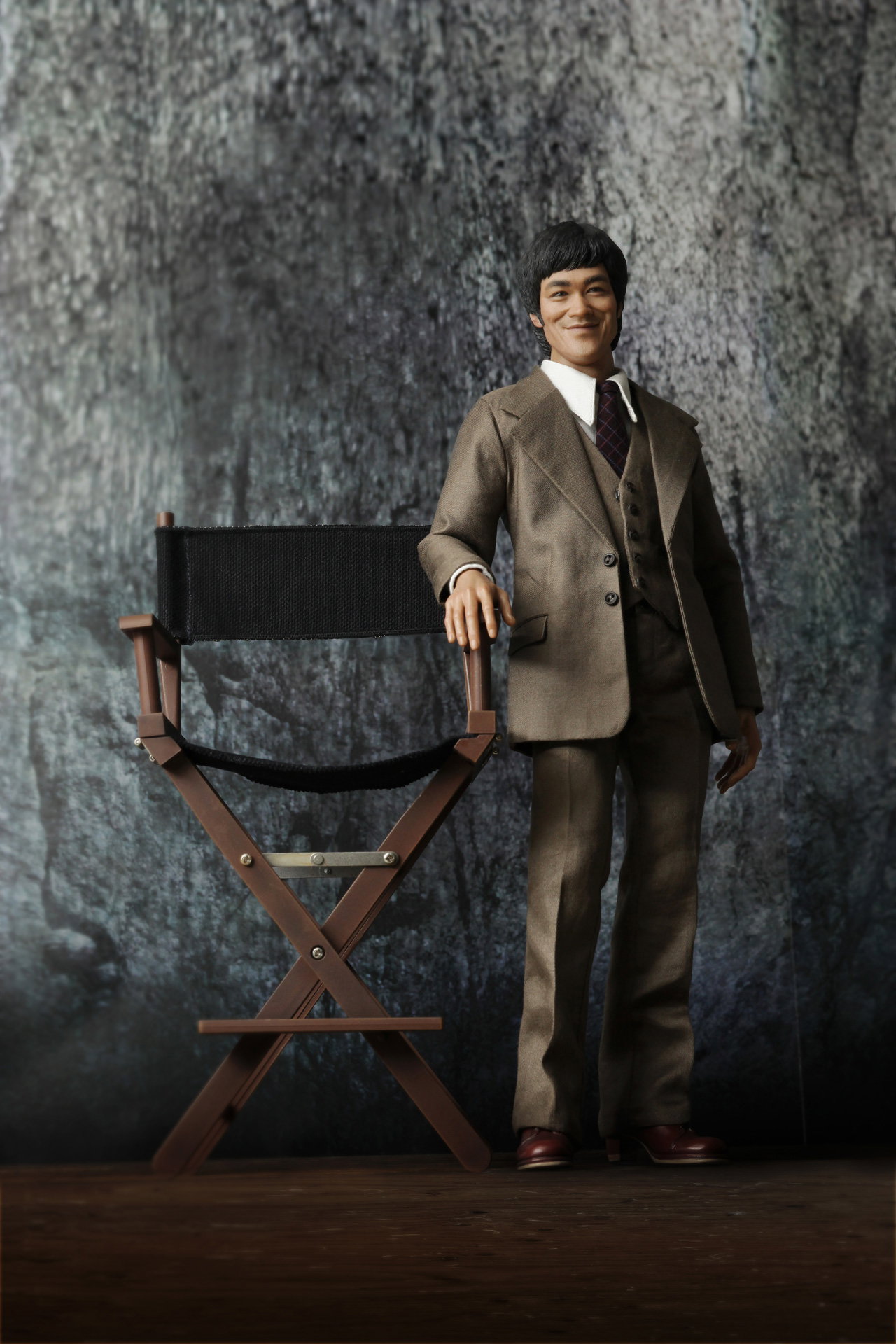 Bruce Lee (Suit) image 2