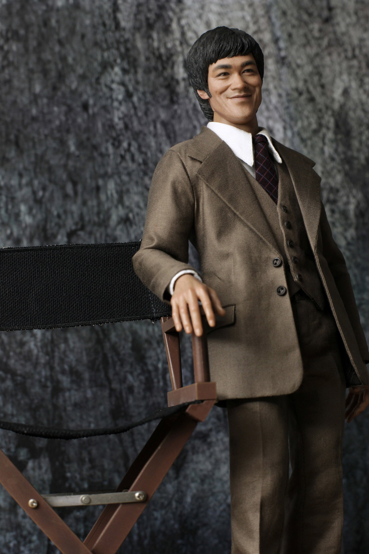Bruce Lee (Suit) image 3