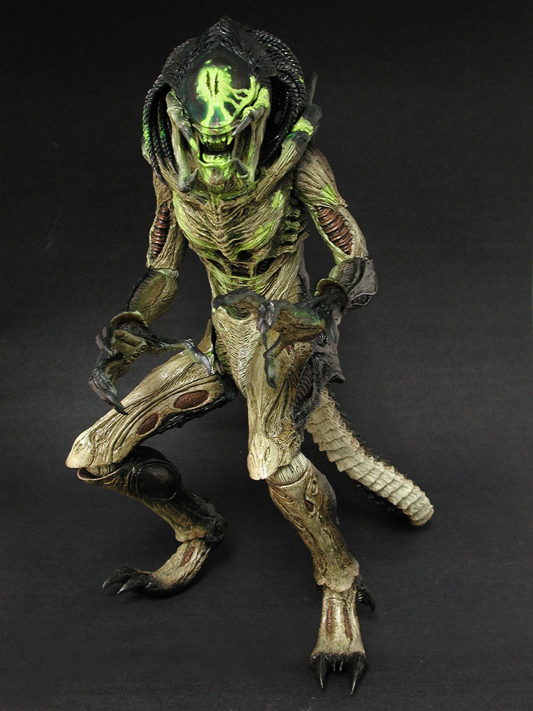 AVP-R - Predalien (Battle Damaged Version) image 3