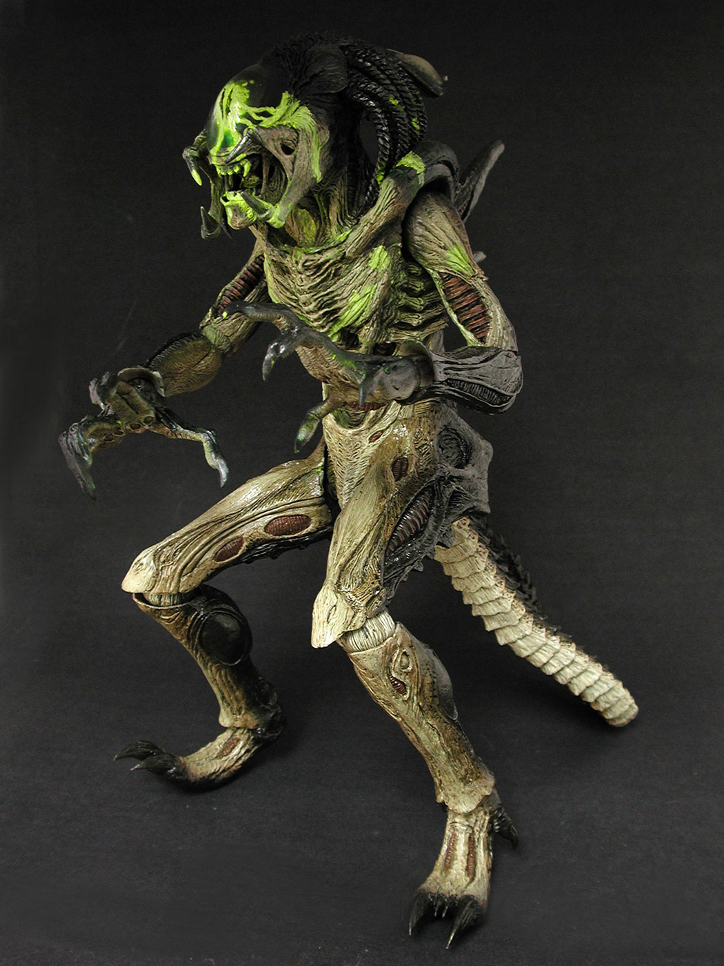 AVP-R - Predalien (Battle Damaged Version) image 7