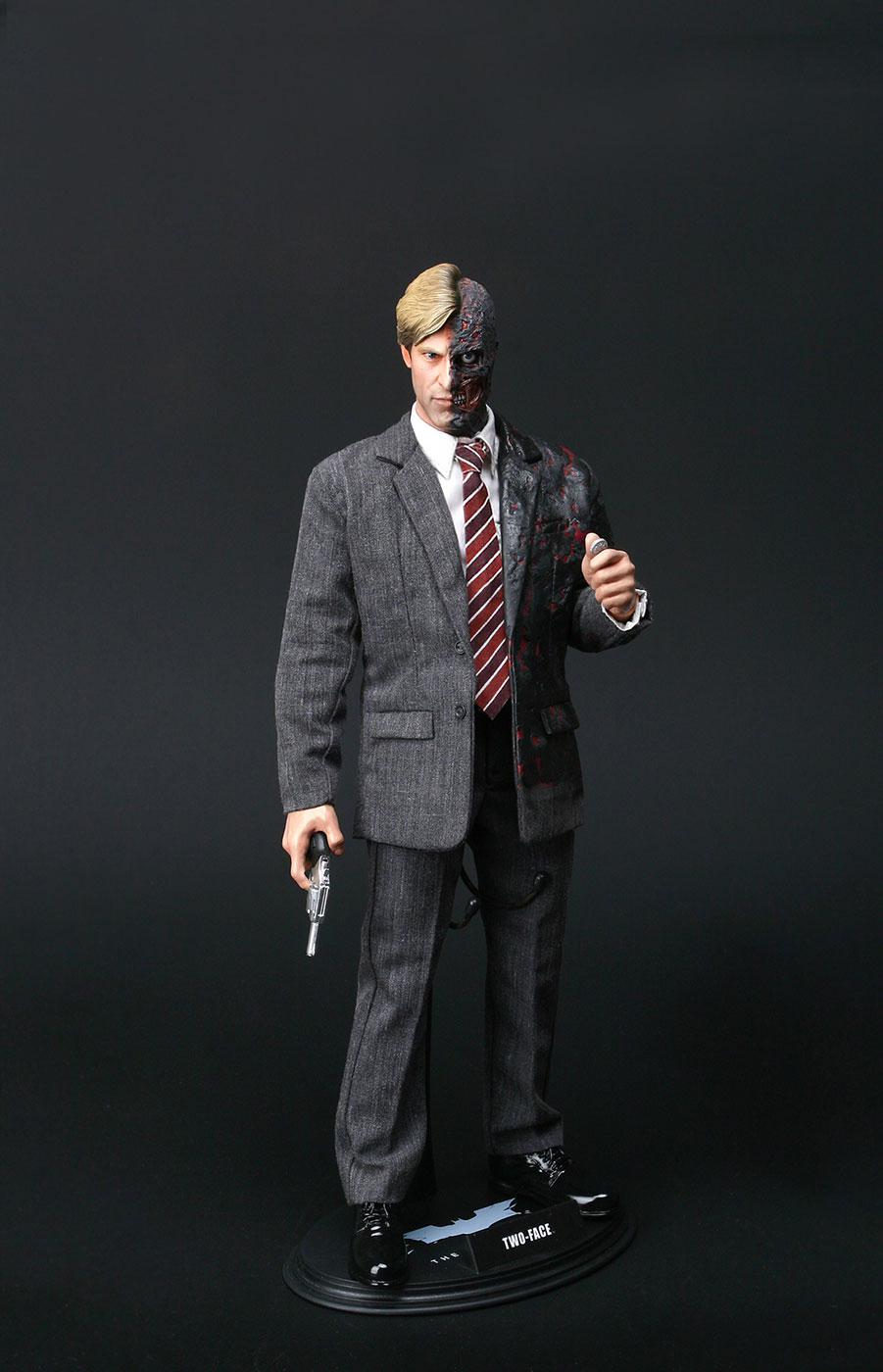 Dark Knight - Two-Face image 5