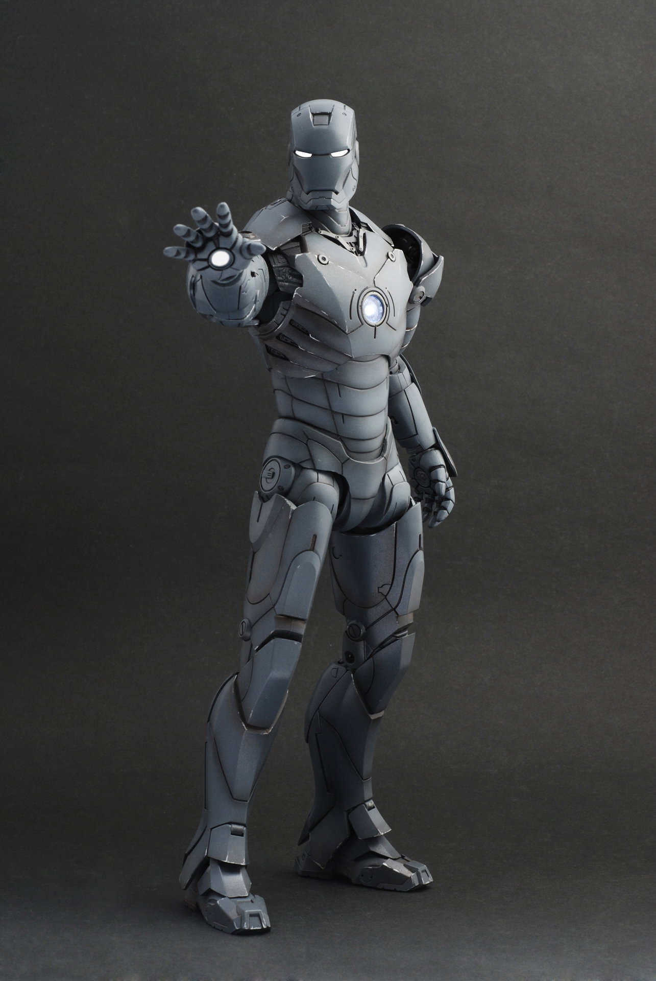 Iron Man - Mark 3 (Silly Thing Grey Scale Version) image 4