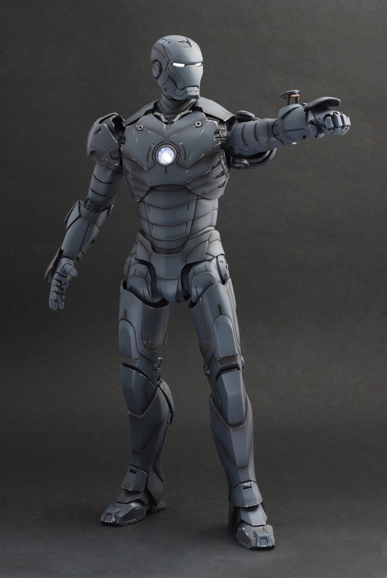 Iron Man - Mark 3 (Silly Thing Grey Scale Version) image 5