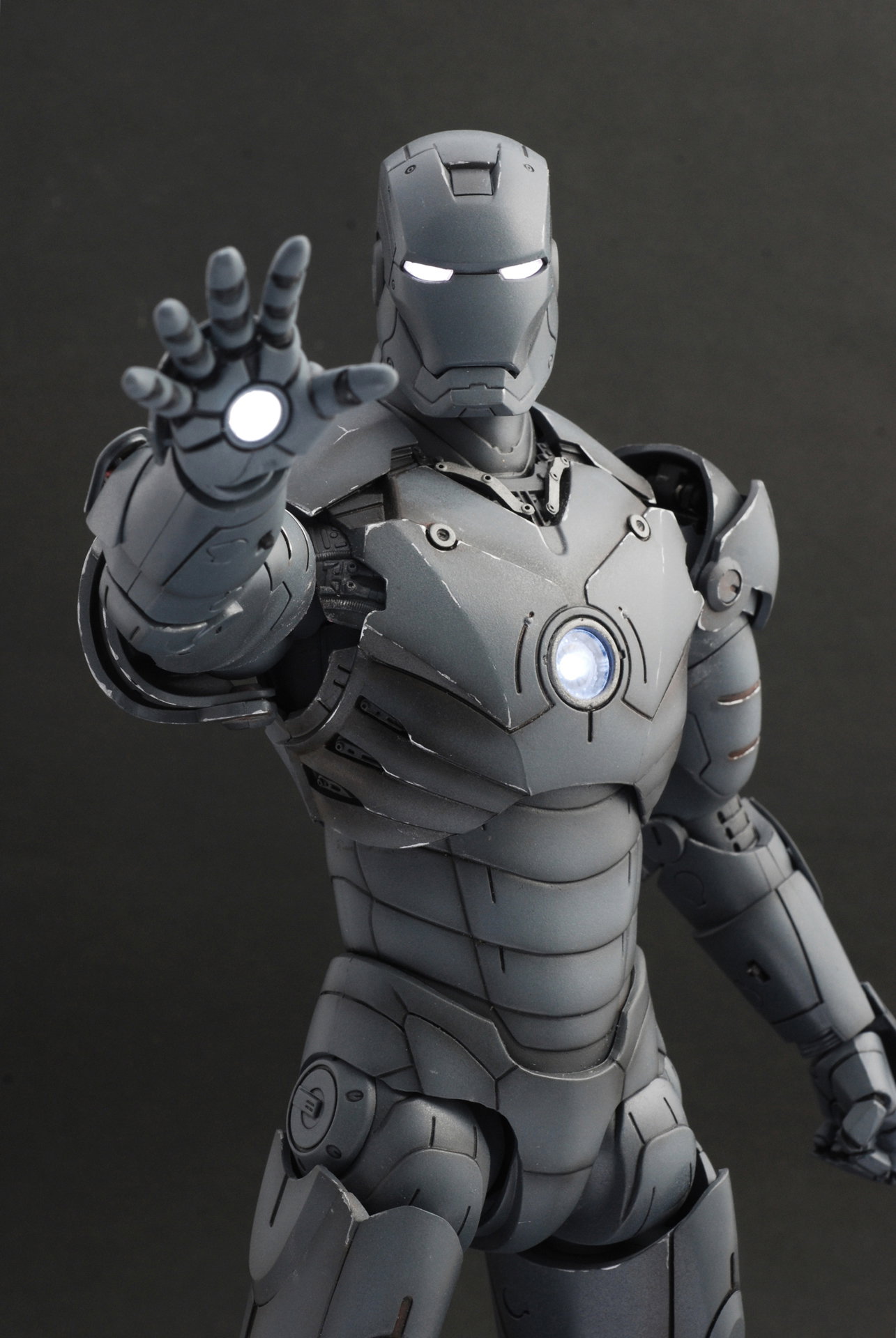 Iron Man - Mark 3 (Silly Thing Grey Scale Version) image 7