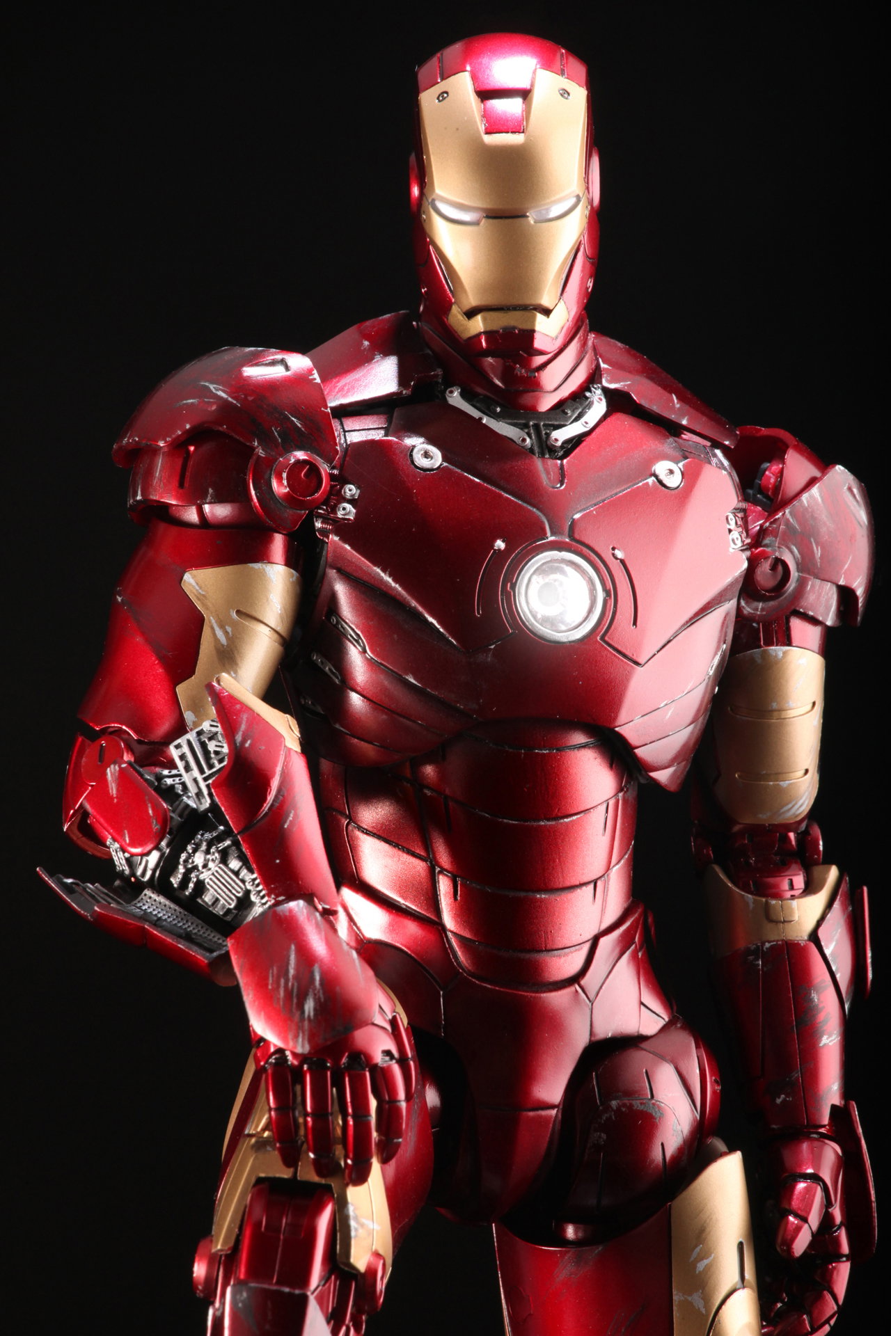 Iron Man - Mark 3 (Battle Damage Version) image 10