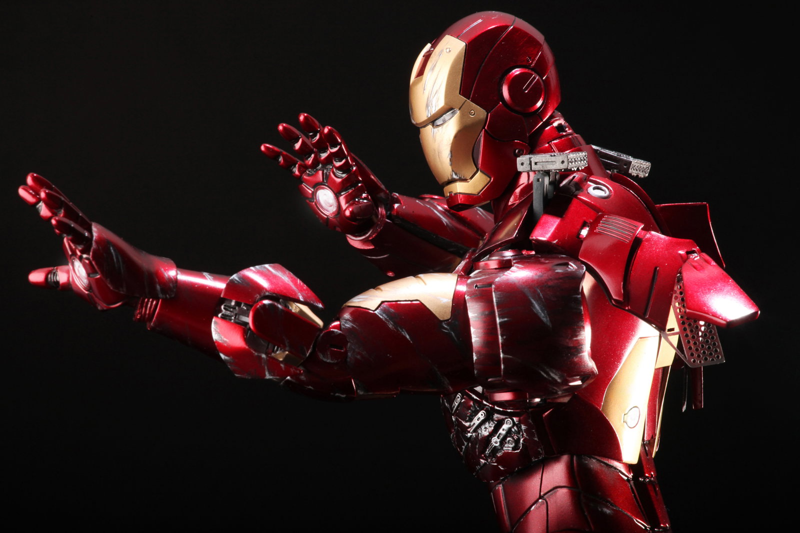 Iron Man - Mark 3 (Battle Damage Version) [With Bonus Accessory] image 5