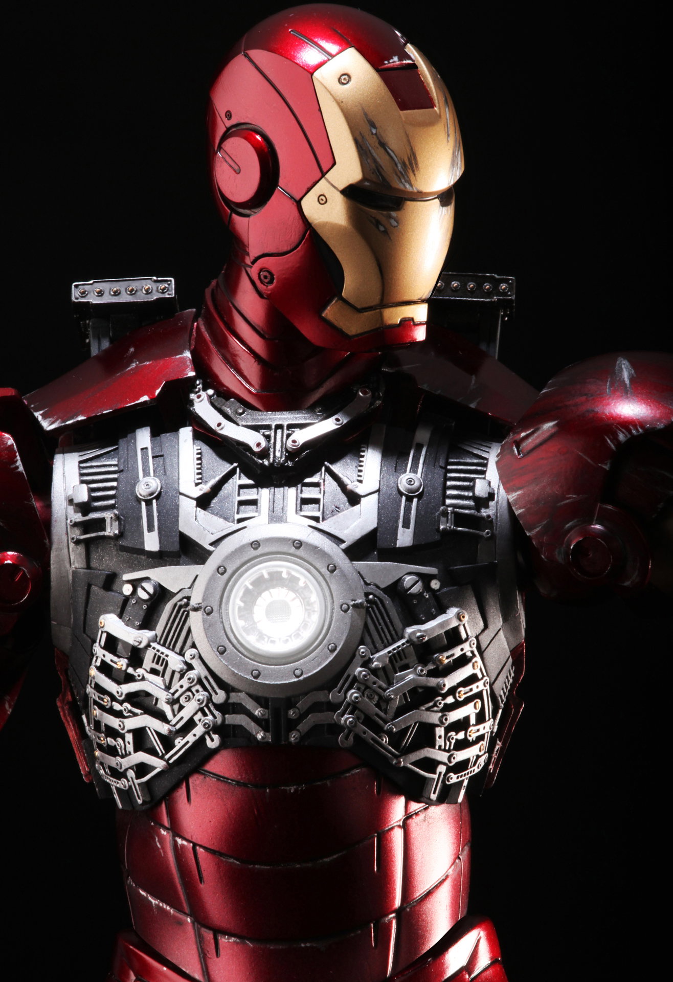 Iron Man - Mark 3 (Battle Damage Version) [With Bonus Accessory] image 7