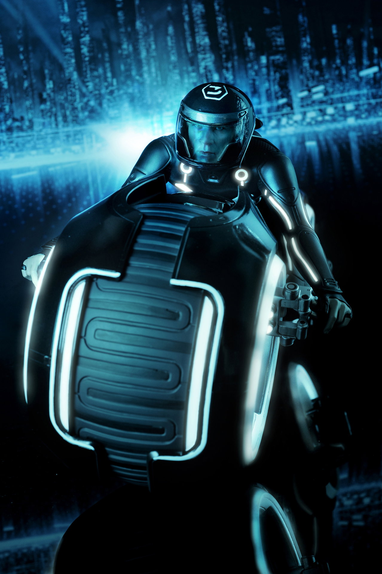 Tron: Legacy - Light Cycle & Sam Flynn image 6