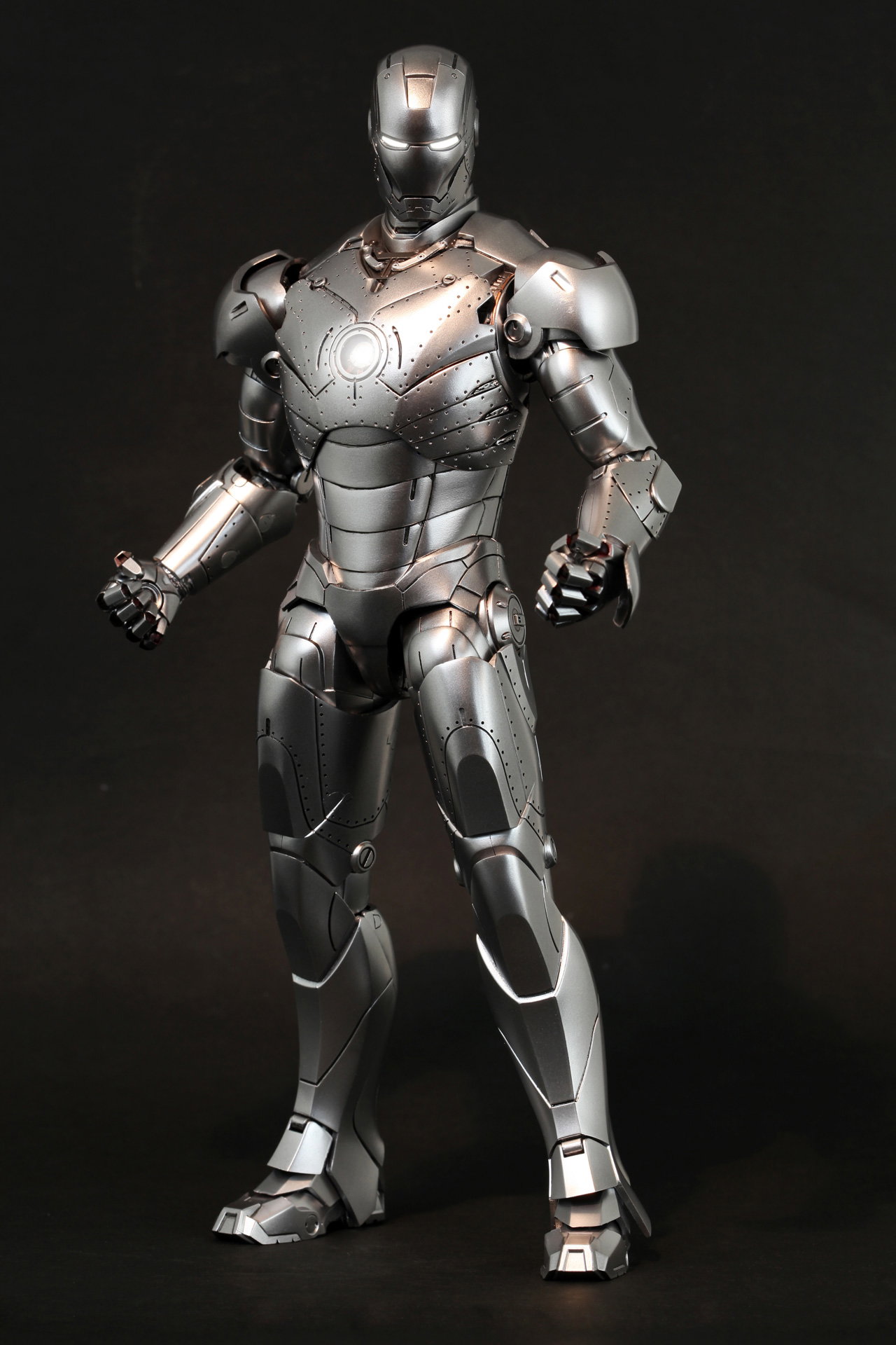 Iron Man 2 - Mark 2 (Armor Unleashed Version) [With Bonus Accessory] image 5