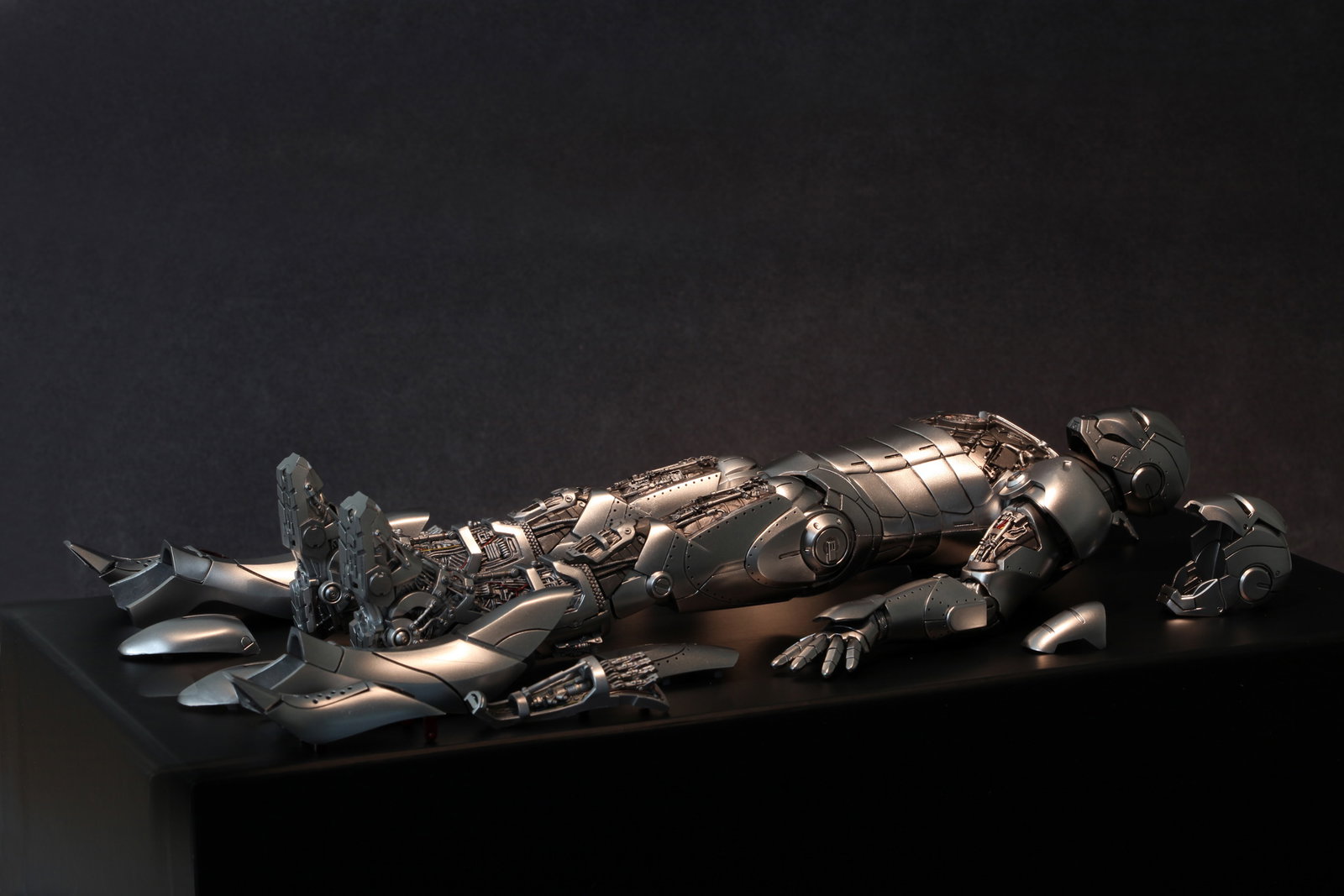 Iron Man 2 - Mark 2 (Armor Unleashed Version) [With Bonus Accessory] image 9
