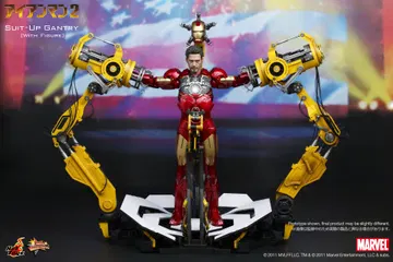 Iron Man 2 - Suit-Up Gantry [With Figure]