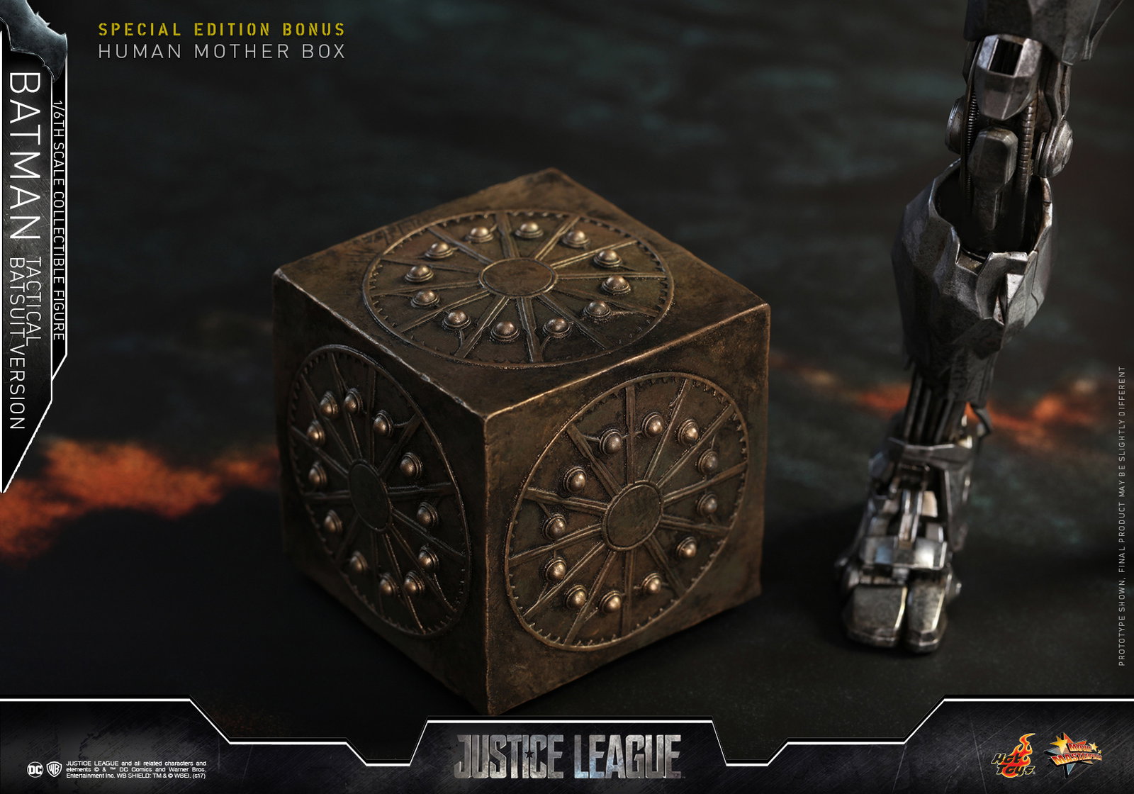 Justice League - Batman (Tactical Batsuit Version) [With Bonus Accessory] image 2