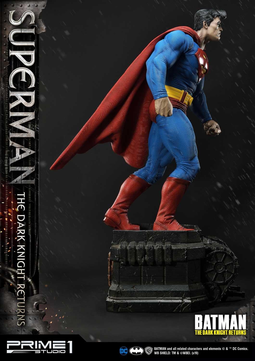 Batman:The Dark Knight Returns (Comics) Superman Deluxe Version image 10