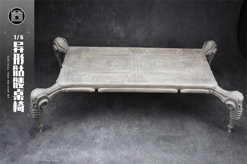 Alien Table image 1