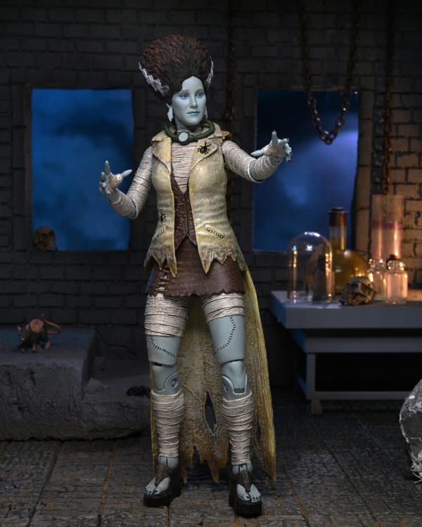 Universal Monsters x Teenage Mutant Ninja Turtles Ultimate April O'Neil as The Bride of Frankenstein image 3
