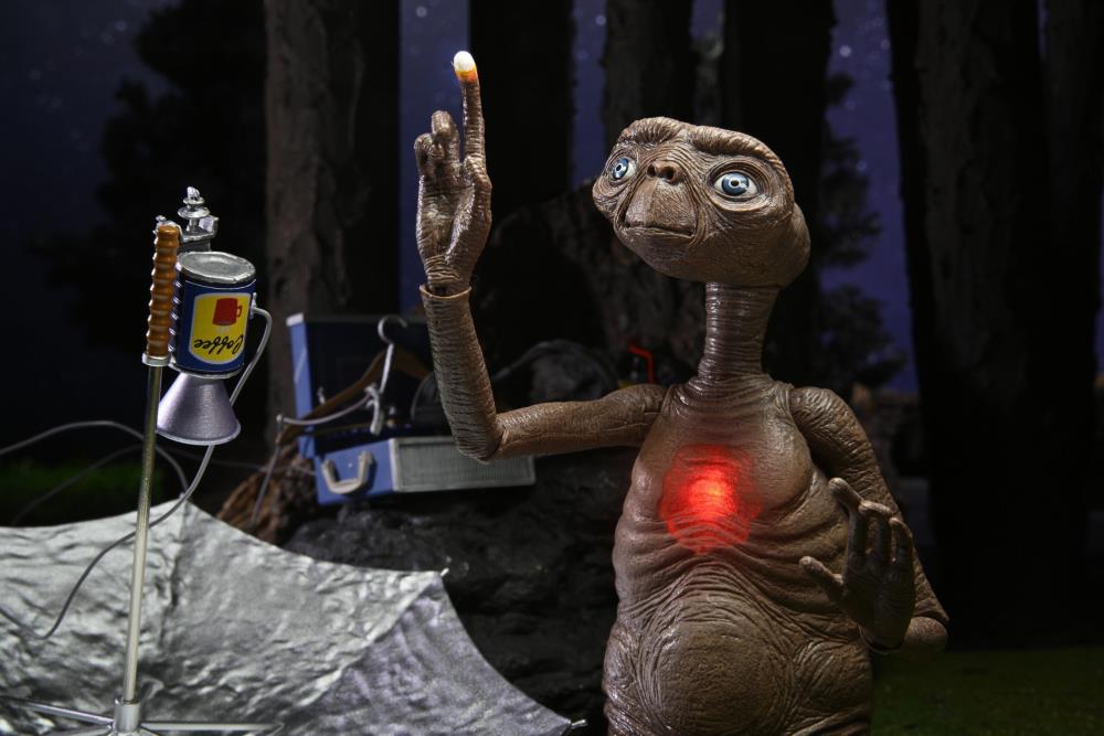 E.T. The Extra-Terrestrial 40th Anniversary Ultimate E.T. Deluxe Set image 7