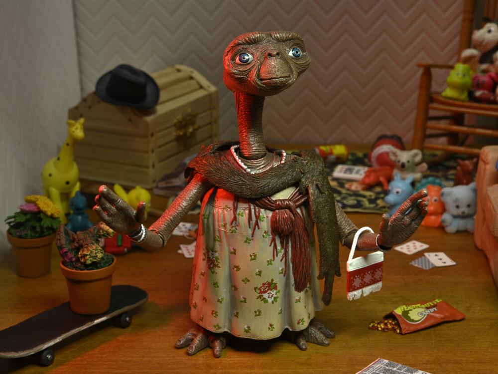 E.T. 40th Anniversary Ultimate Dress Up E.T. image 5